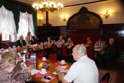 Legnicka Rada Senior&oacute;w  omawiała problemy mieszkaniowe